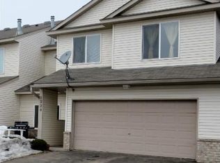 1224 Crystal Pl E, Chaska, MN 55318