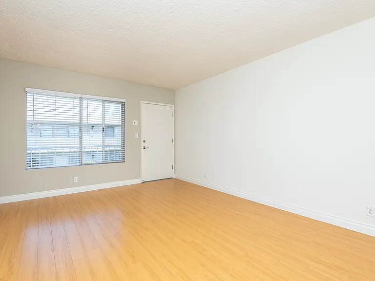 1724 Butler Ave #6 — Photo 10