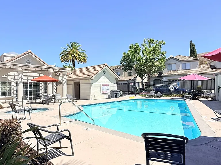 1126 Vista Pointe Cir — Photo 41