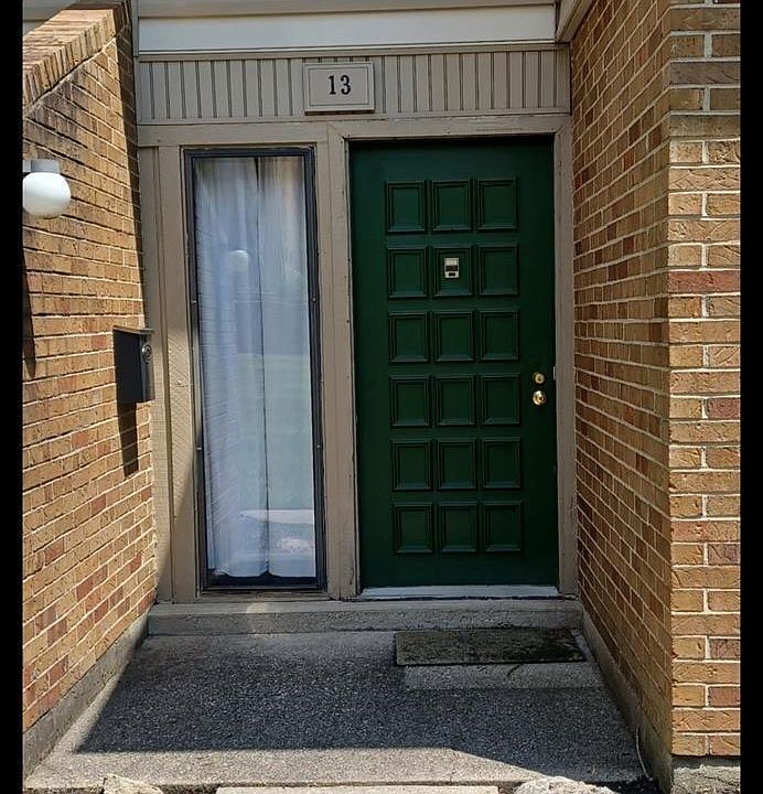 1st image of 13 Boxwood Ct
