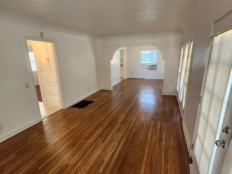 404 Plaza Serena — Photo 9