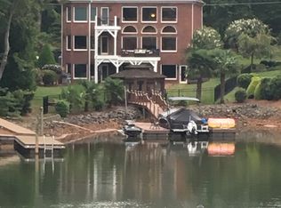 22 Leie St, Makawao, HI 96768