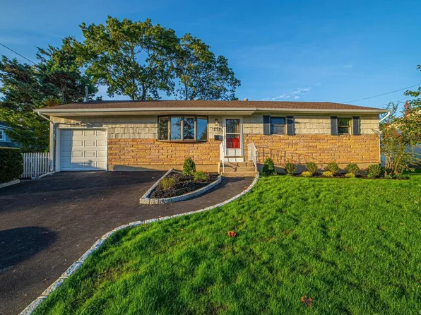 1375 America Avenue, West Babylon, NY 11704