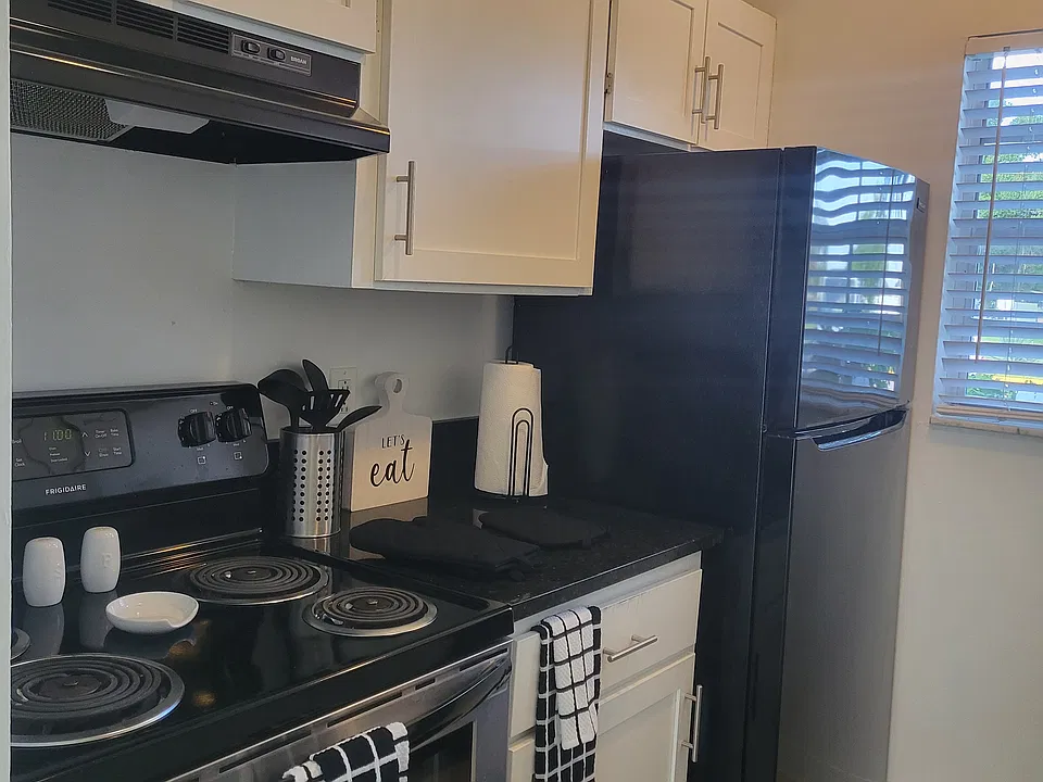 Executive House Apartments