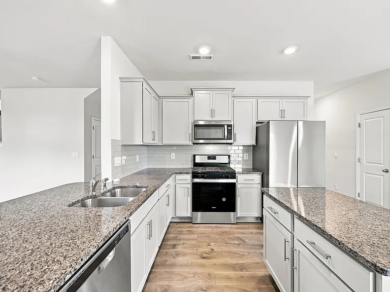 2509 Summersby Dr — Photo 23