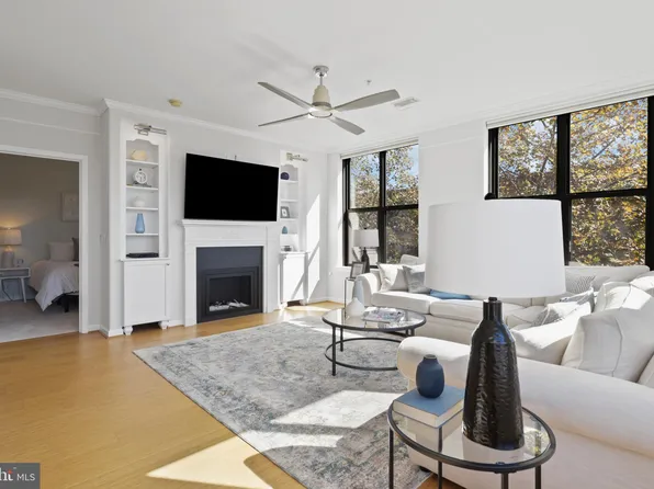 444 W Broad St Unit 426, Falls Church, VA 22046