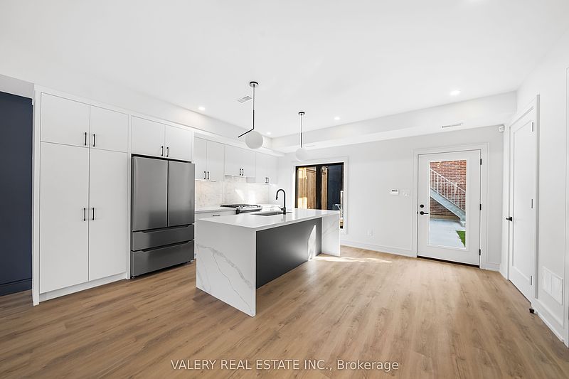Toronto House for rent - 3 Bedrooms — photo 4