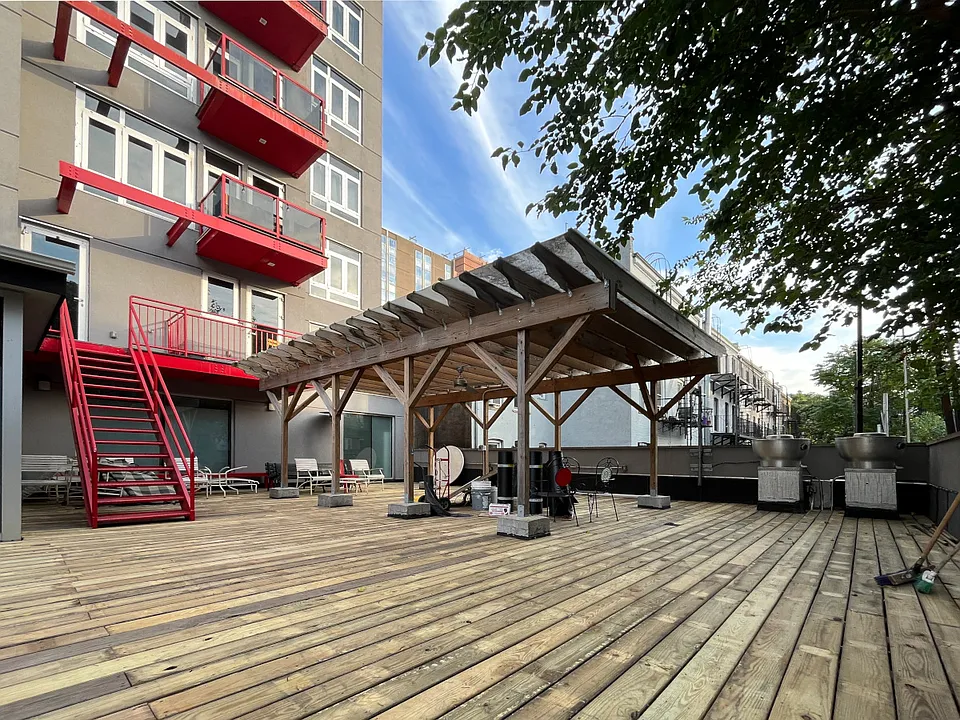 371 Stockholm St #7D
