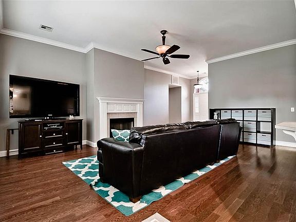 4th image of 5222 S 60th Pl