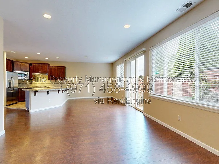 9495 NW Ember Ln — Photo 8