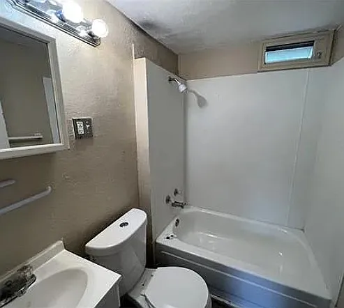 2 bed, 500 sqft, $750 — Photo 4