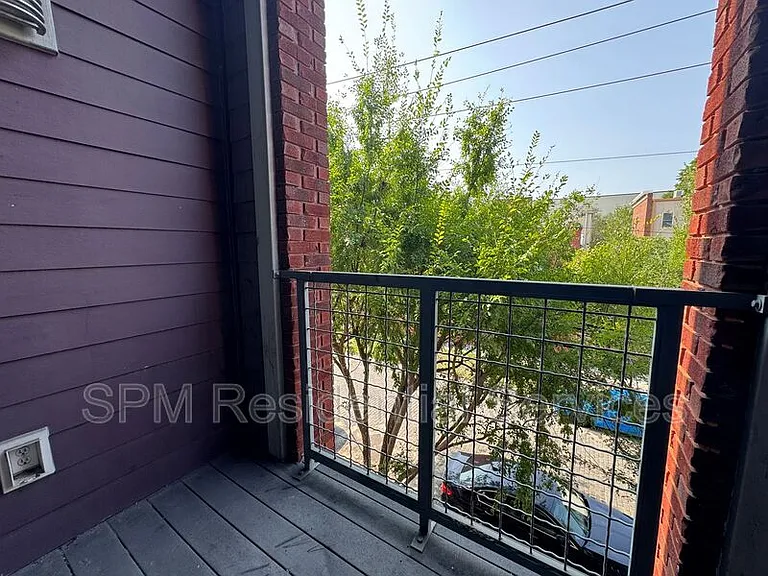 801 N 4th St #302 — Photo 17