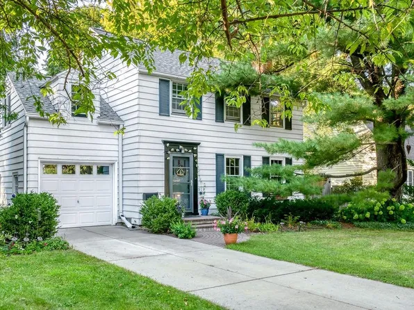 4130 Nakoma Rd, Madison, WI 53711