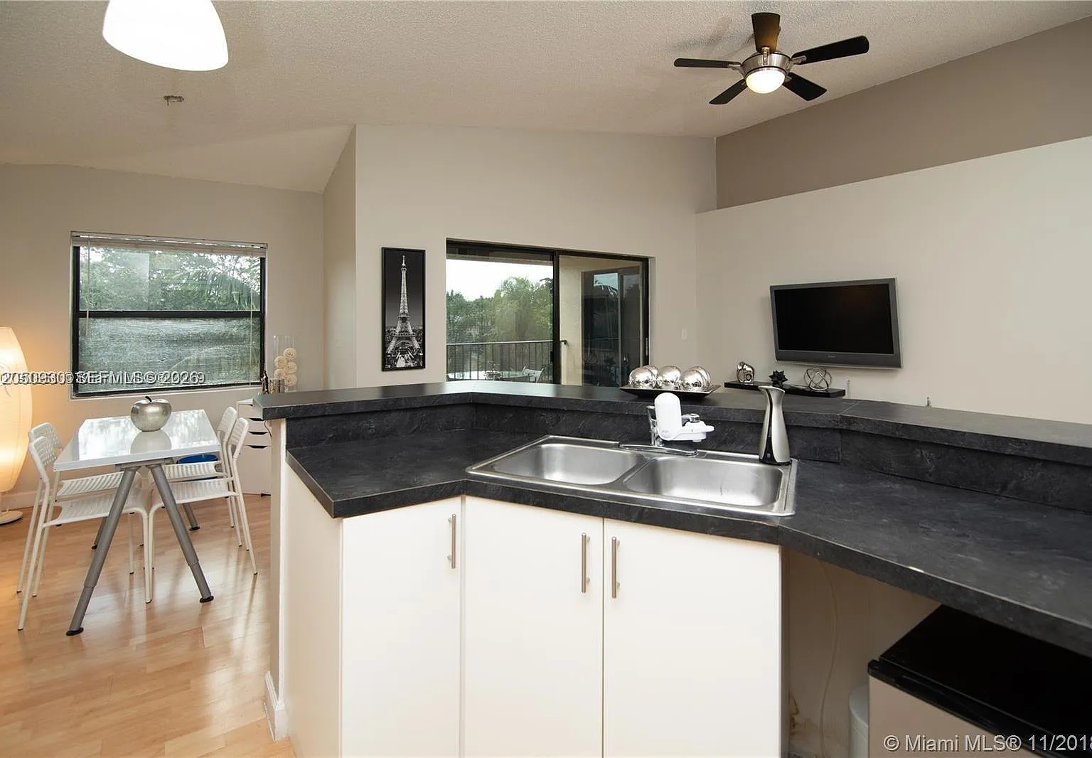 Summerbreeze Condo — Photo 2
