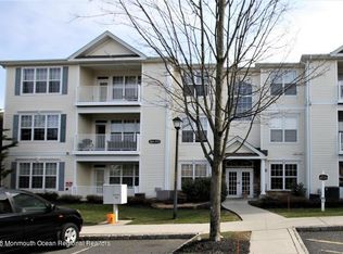369 Saint Andrews Pl, Englishtown, NJ 07726