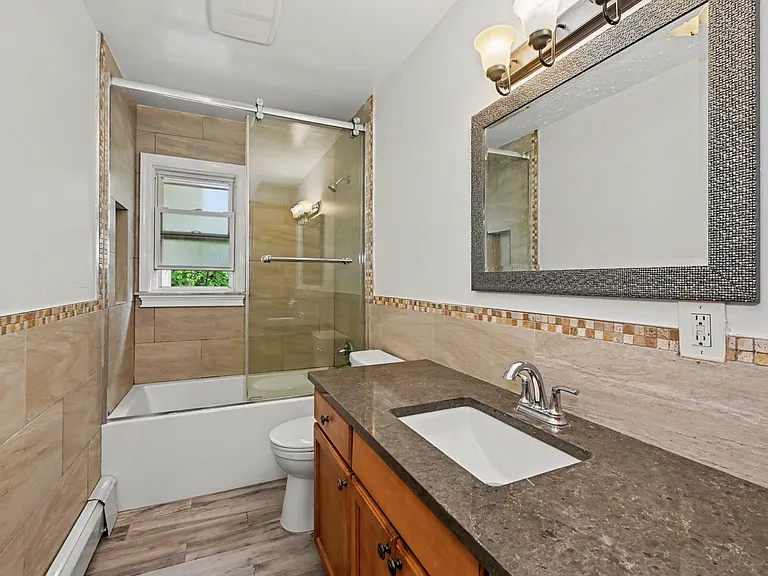 568 Manville Rd #UL — Photo 17