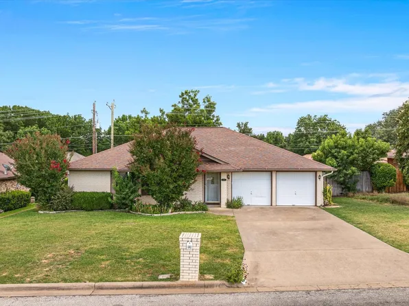 126 Ben Hogan Dr, Stephenville, TX 76401