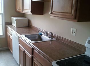 12854 Tumbling Brook Ln, Woodbridge, VA 22192