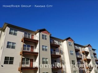 6439 NW 70th St APT 202, Kansas City, MO 64151