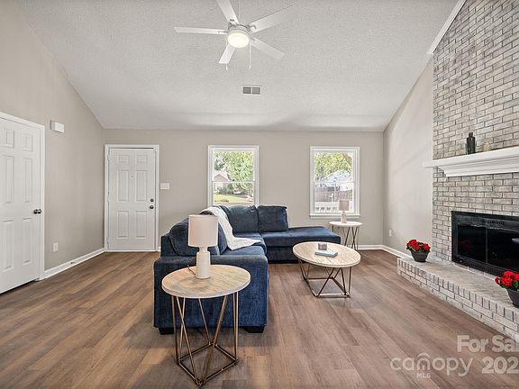 4th image of 8122 Cadmium Ct