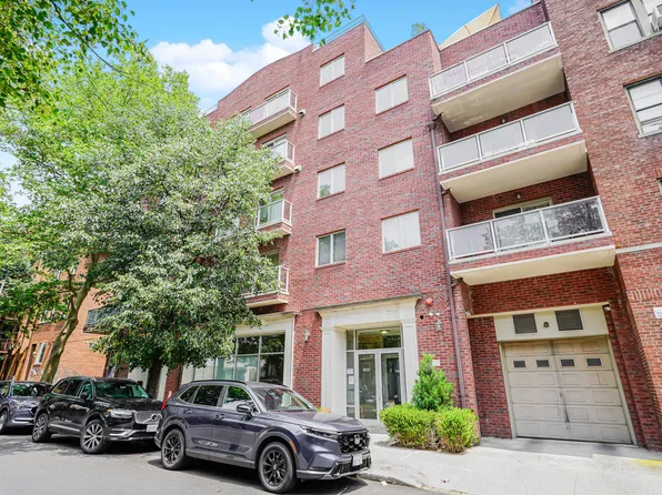 1689 East 21st Street image 2 of 32