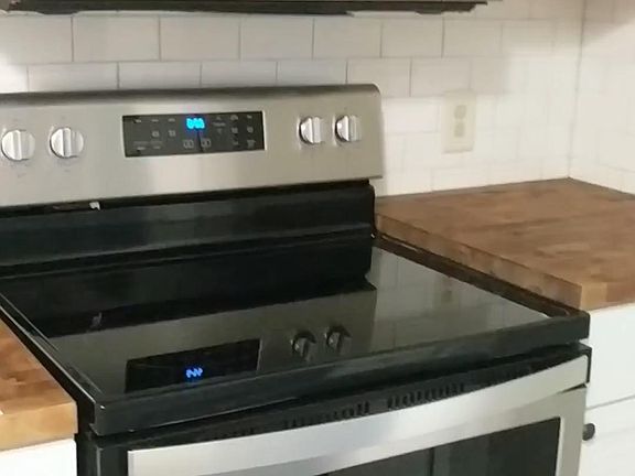 3rd image of 2807 Vine St