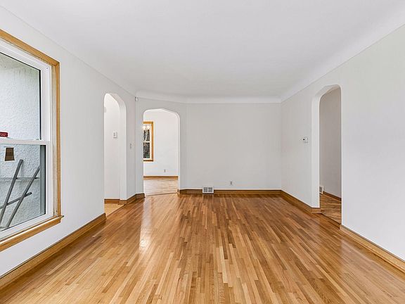 5th image of 840 Armstrong Ave