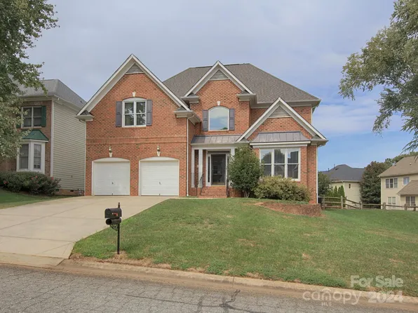112 Cloister Ln, Mooresville, NC 28117