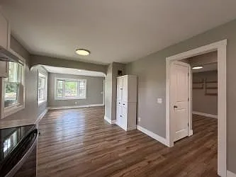 5568 Haughey Ave SW — Photo 2