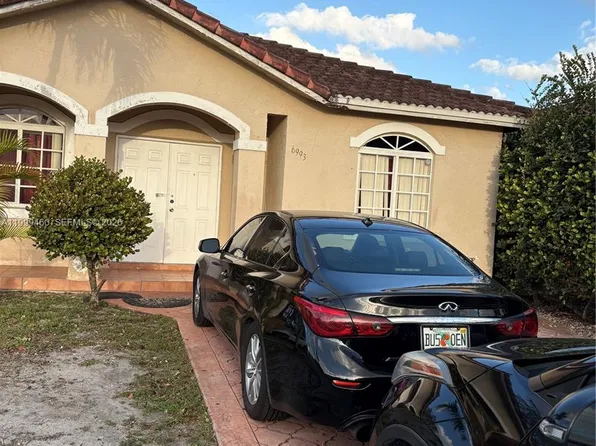 6993 W 5th Ct, Hialeah, FL 33014