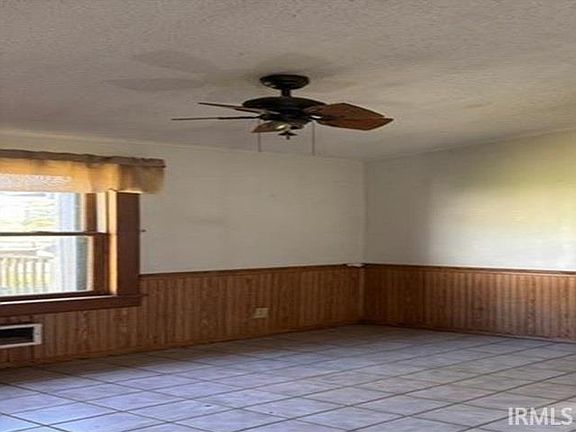 3rd image of 570 E Tennyson Rd