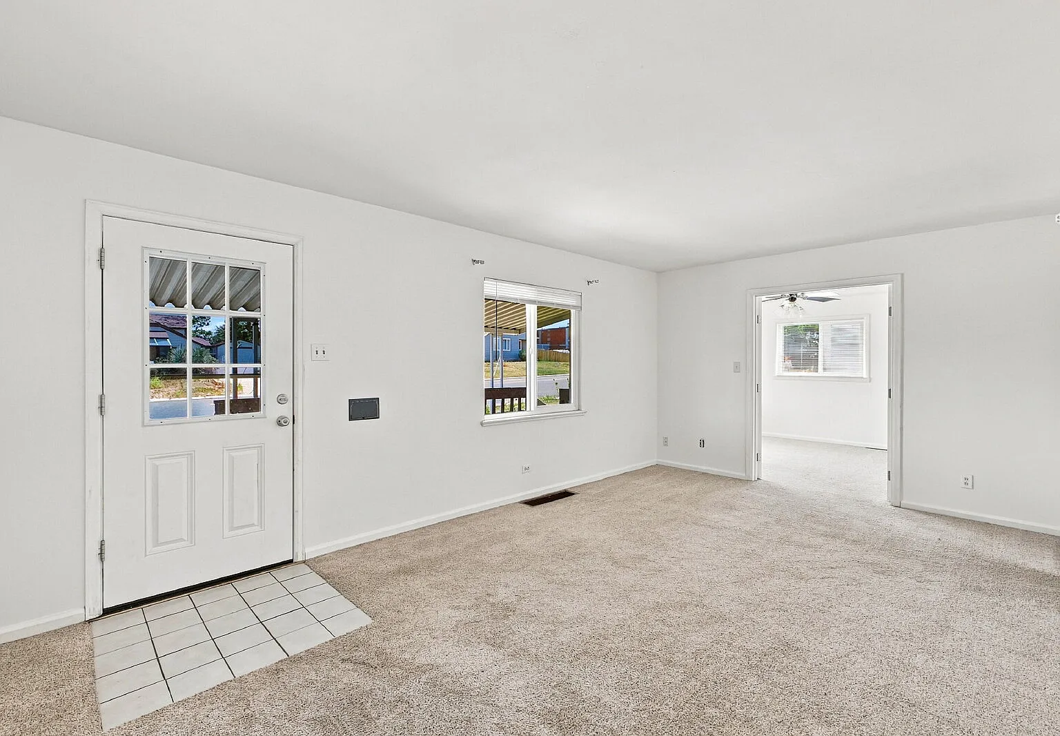 4 bed, 2.0 bath, 1815 sqft, $2,741 — Photo 4