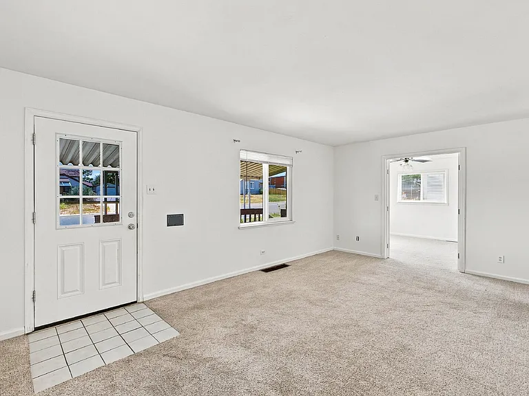1811 S Irving St — Photo 3