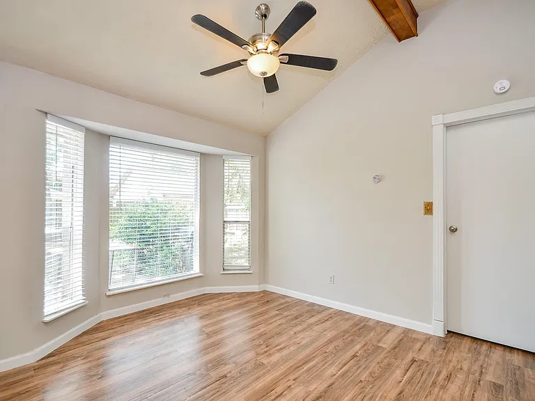 7623 Kite Hill Dr — Photo 8
