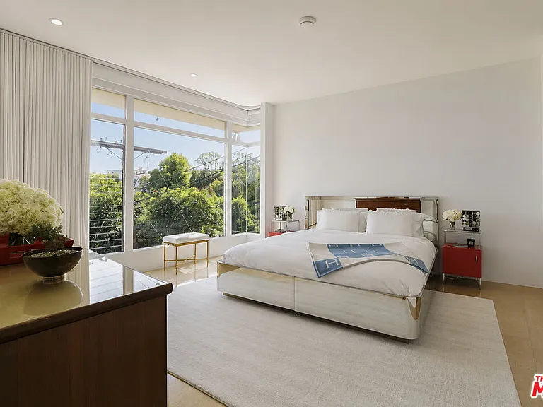 8292 Hollywood Blvd — Photo 14