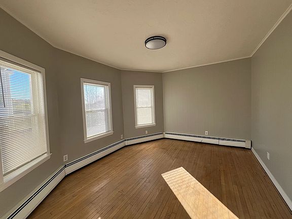 3rd image of 10 Creston St #3