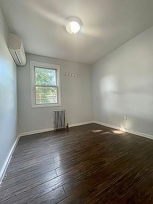 4th image of 87 Conklin Ave #1