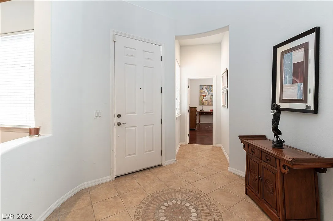 3 bed, 3.5 bath, 2829 sqft, $3,750 — Photo 3