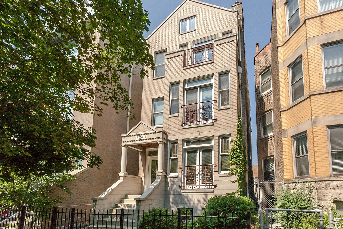 4 bed, 1800 sqft, $4,700 — Photo 1