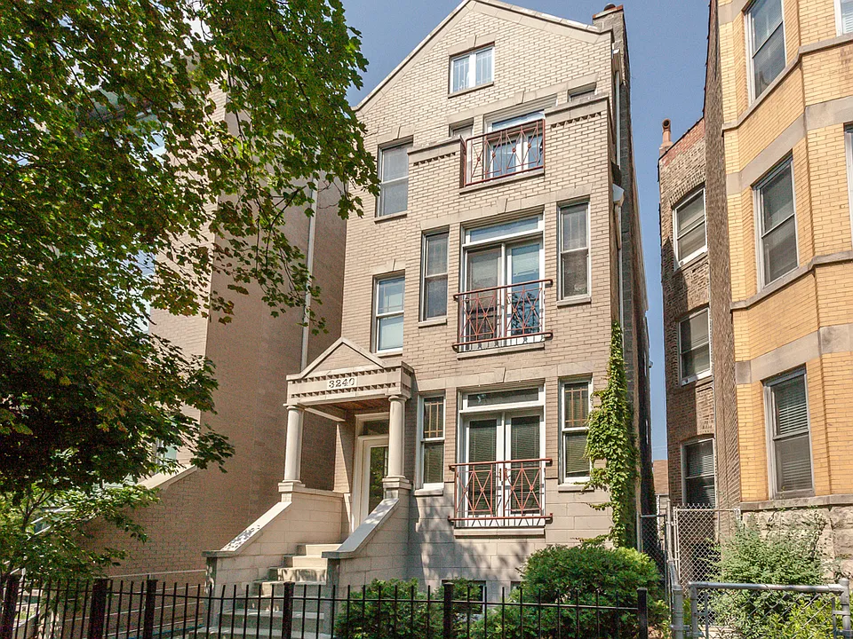 3240 N Racine Ave #1