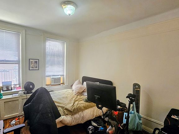4th image of 142 E 33rd St #6H