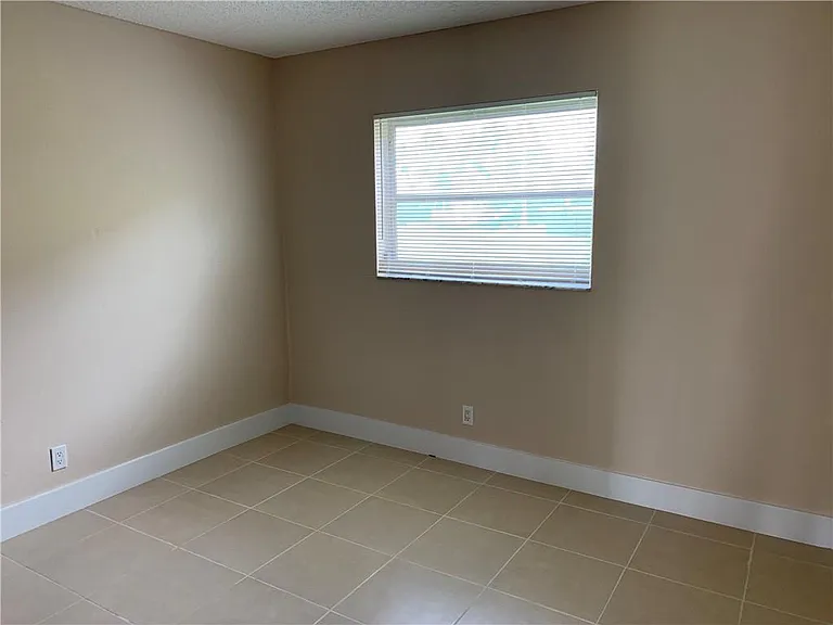 5180 NE 6th Ave #602 — Photo 9