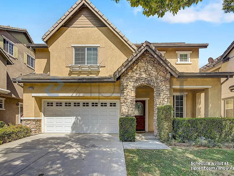 15739 Approach Ave — Photo 1