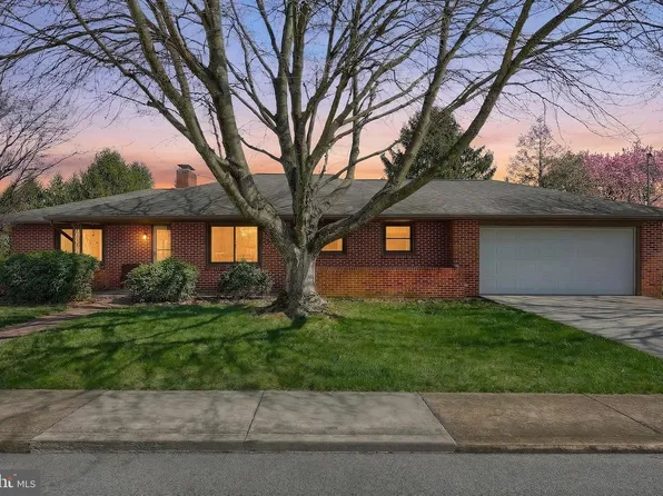 223 N 3rd St, New Freedom, PA 17349