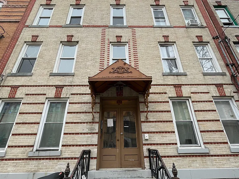 232 Van Horne St #4 — Photo 11