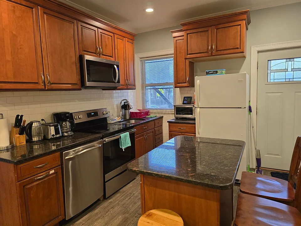 157 Perkins St #1