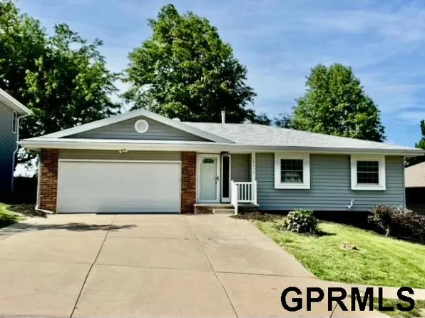 16404 Riggs St, Omaha, NE 68135