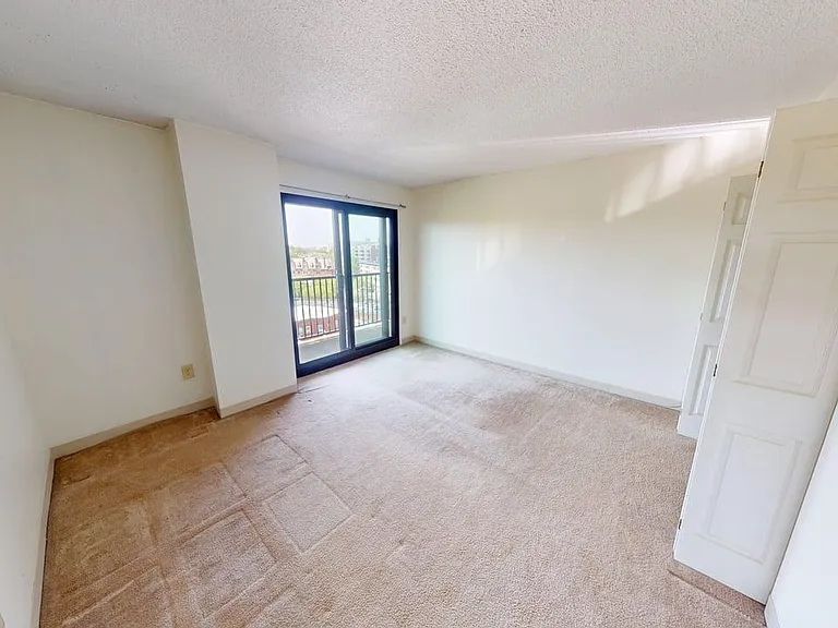 46 Marion St #5C — Photo 10