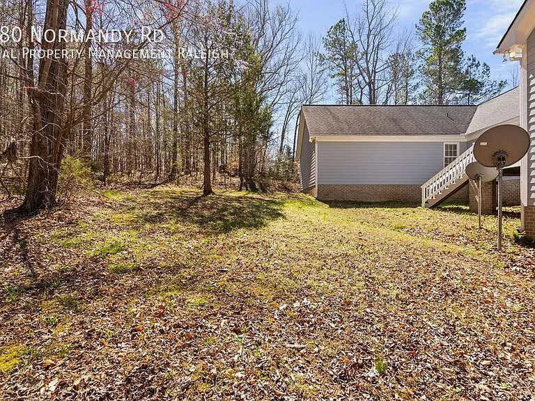 180 Normandy Rd — Photo 34