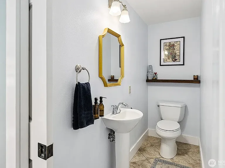 490 Madison Ave N #202 — Photo 3